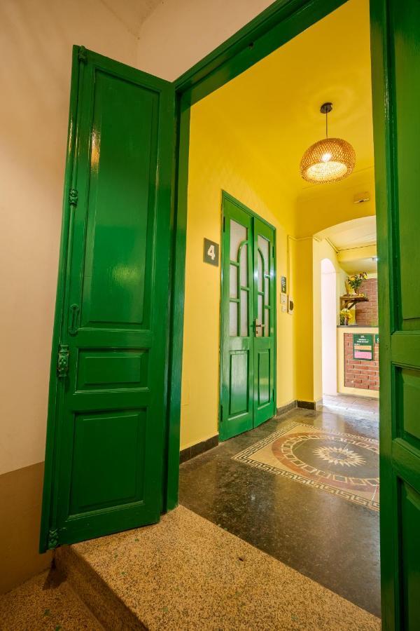 Hanoi Retro 80S Homestay Exterior photo